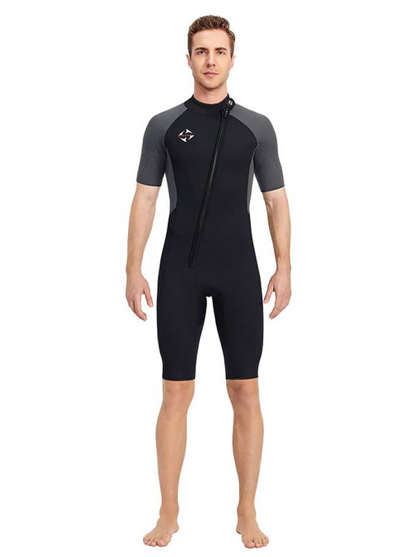 Men's black one-piece short sleeve wetsuit for water sports with front zipper, ideal for swimming and surfing, SF0833 model.